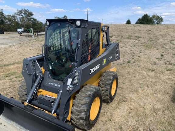 Image of John Deere 320G equipment image 3