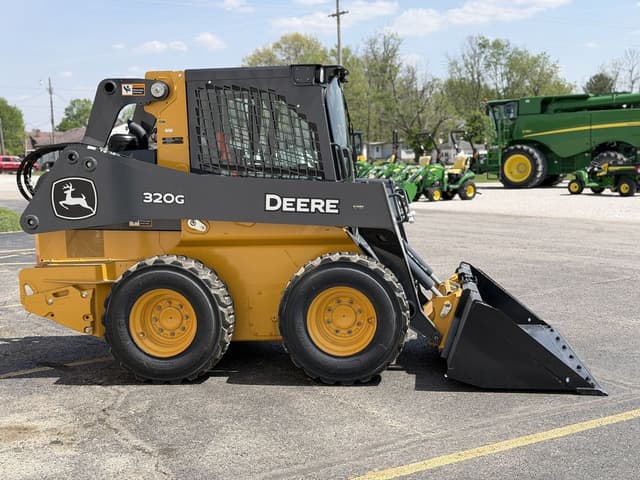 Image of John Deere 320G equipment image 4