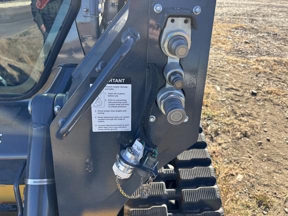 Image of John Deere 325G equipment image 1