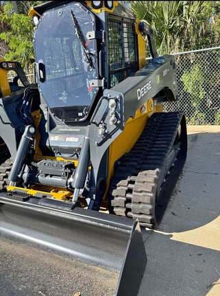 Image of John Deere 333P Primary image
