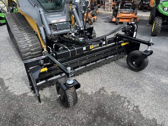 Image of John Deere 333P equipment image 1