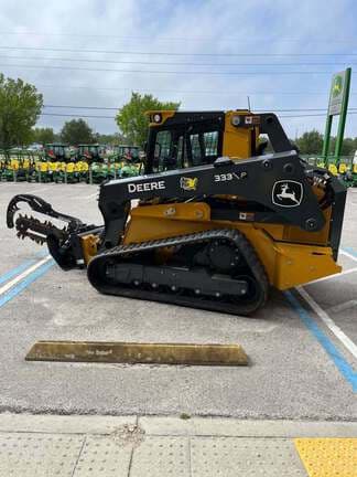 Image of John Deere 333P equipment image 2