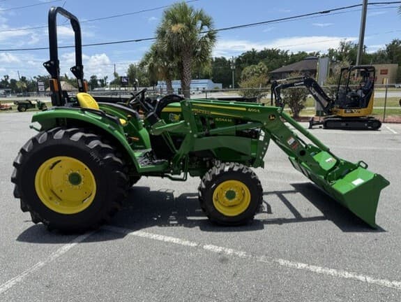 Image of John Deere 4044M equipment image 2
