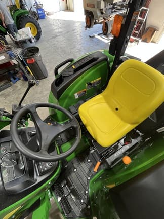 Image of John Deere 4044M equipment image 3