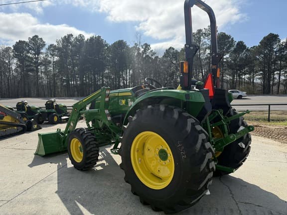 Image of John Deere 4044M equipment image 4