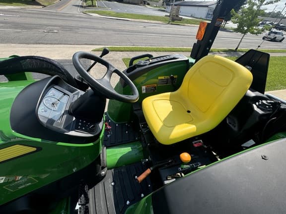 Image of John Deere 4044M equipment image 3