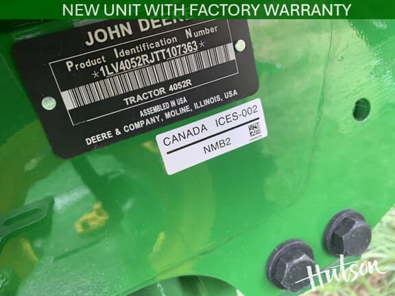 Image of John Deere 4052R equipment image 4