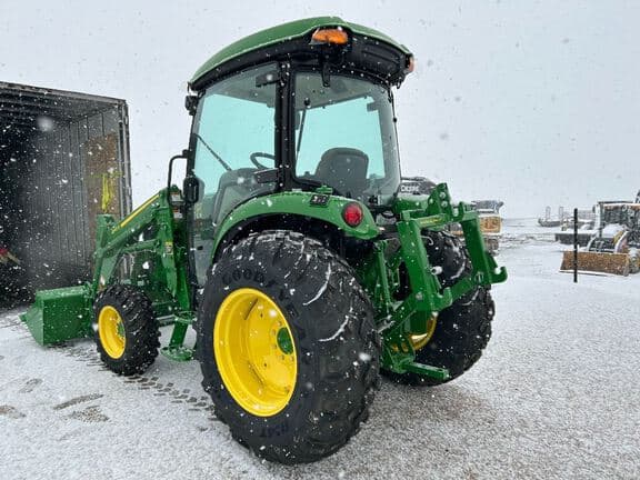 Image of John Deere 4052R equipment image 1