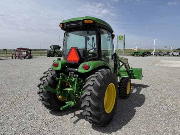 Image of John Deere 4052R equipment image 4