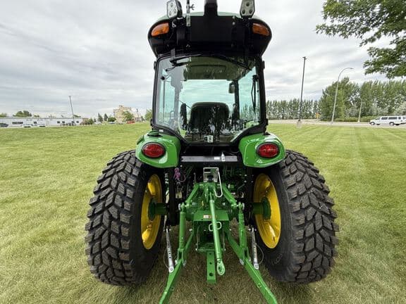 Image of John Deere 4052R equipment image 3