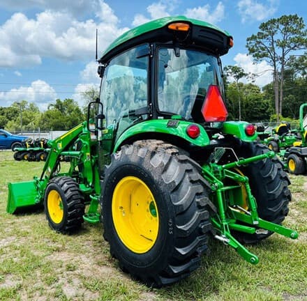 Image of John Deere 4052R equipment image 2