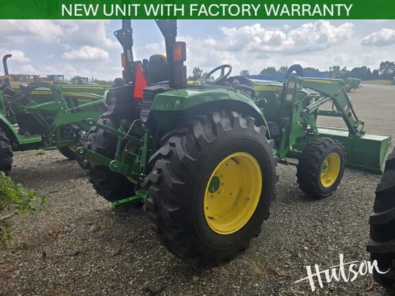 Image of John Deere 4052R equipment image 3