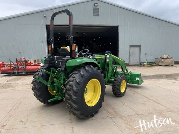 Image of John Deere 4052R equipment image 3