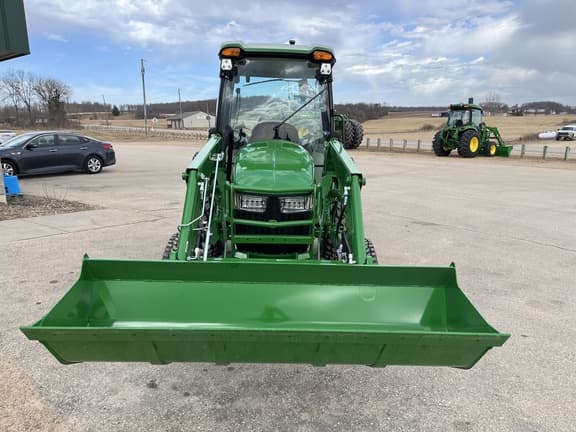 Image of John Deere 4066R equipment image 2