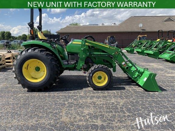 Image of John Deere 4066R equipment image 4