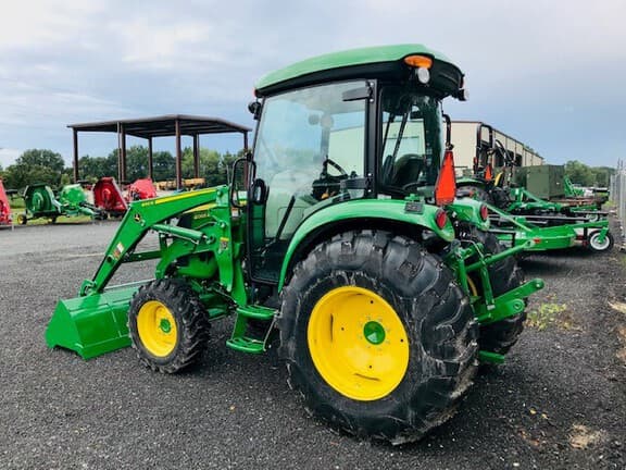 Image of John Deere 4066R Image 1