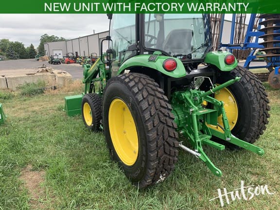 Image of John Deere 4066R equipment image 2