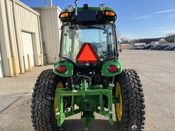 Image of John Deere 4066R equipment image 1
