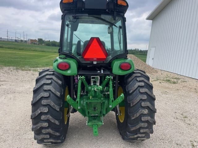 Image of John Deere 4075R equipment image 3