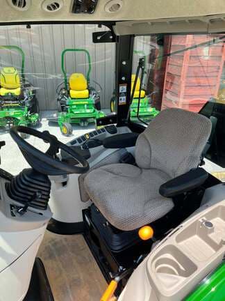 Image of John Deere 4075R equipment image 4