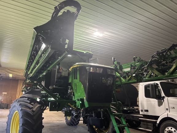 Image of John Deere 410R equipment image 4