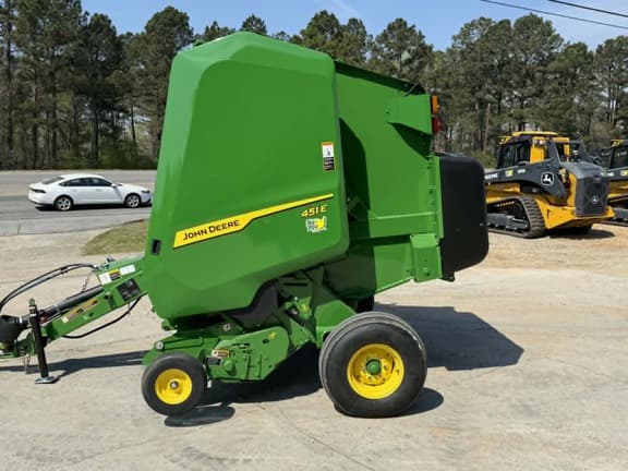 Image of John Deere 451E equipment image 2