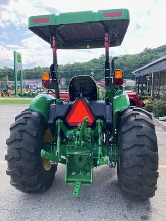 Image of John Deere 5050E equipment image 3