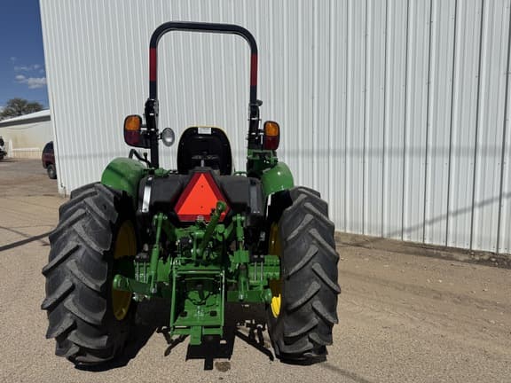 Image of John Deere 5050E equipment image 3