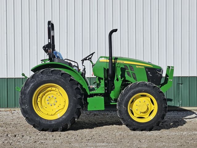 Image of John Deere 5060E equipment image 2