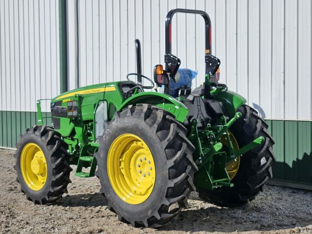 Image of John Deere 5060E equipment image 4
