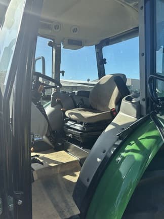 Image of John Deere 5060E equipment image 3