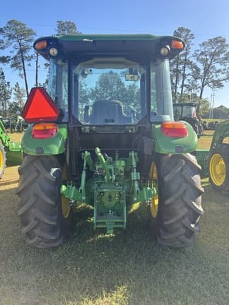 Image of John Deere 5060E equipment image 4
