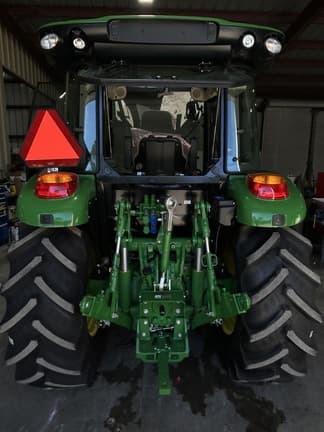 Image of John Deere 5075M equipment image 2