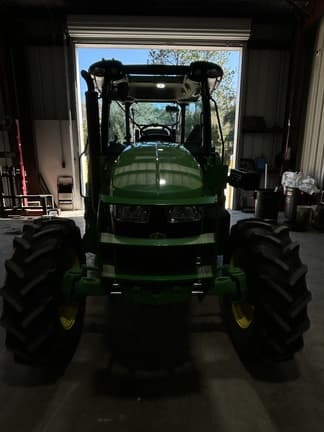 Image of John Deere 5075M equipment image 3