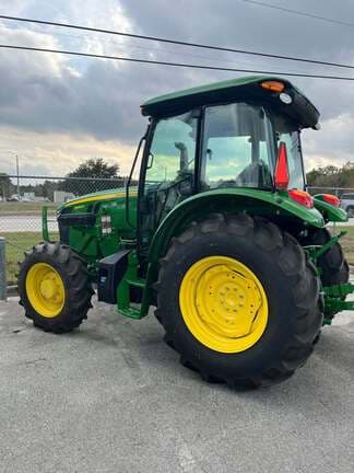 Image of John Deere 5090E Image 1