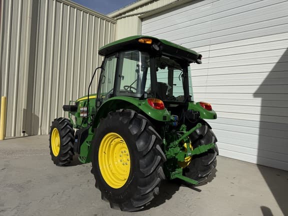 Image of John Deere 5090E equipment image 2
