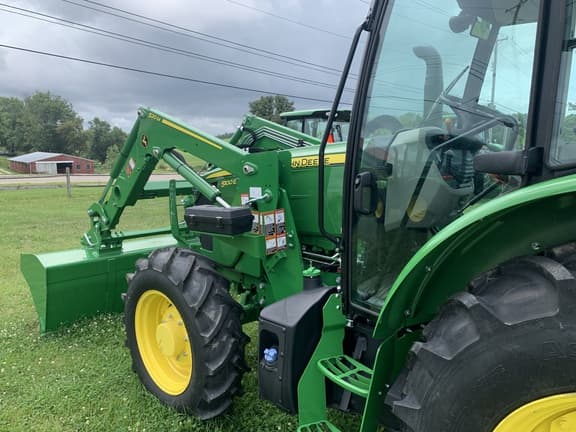 Image of John Deere 5100E equipment image 3