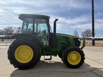 Image of John Deere 5100E equipment image 2