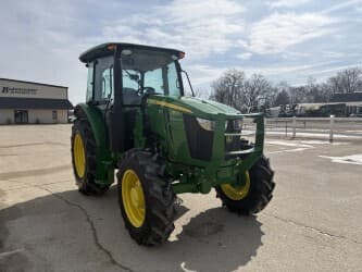 Image of John Deere 5100E equipment image 3