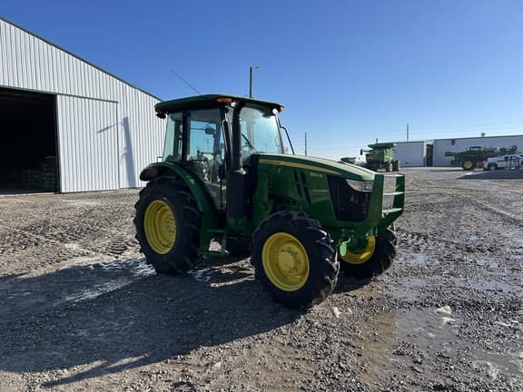 Image of John Deere 5100E equipment image 3