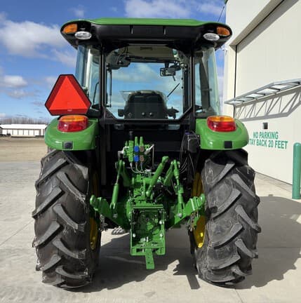 Image of John Deere 5100E equipment image 4