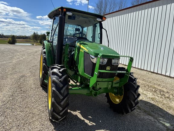 Image of John Deere 5105M equipment image 1