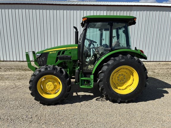Image of John Deere 5105M equipment image 3