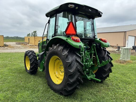 Image of John Deere 5105M equipment image 4