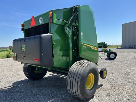 Image of John Deere 561M equipment image 4