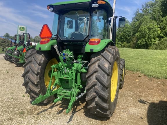 Image of John Deere 6120E equipment image 4