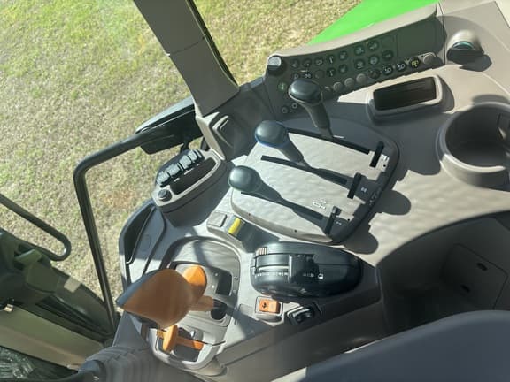 Image of John Deere 6M 105 equipment image 3