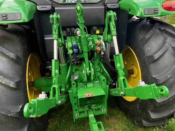 Image of John Deere 6M 115 equipment image 2