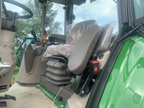 Image of John Deere 6M 130 equipment image 1