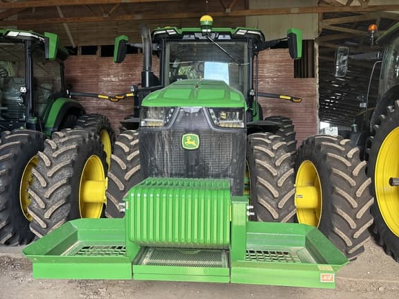 Image of John Deere 8R 310 equipment image 2